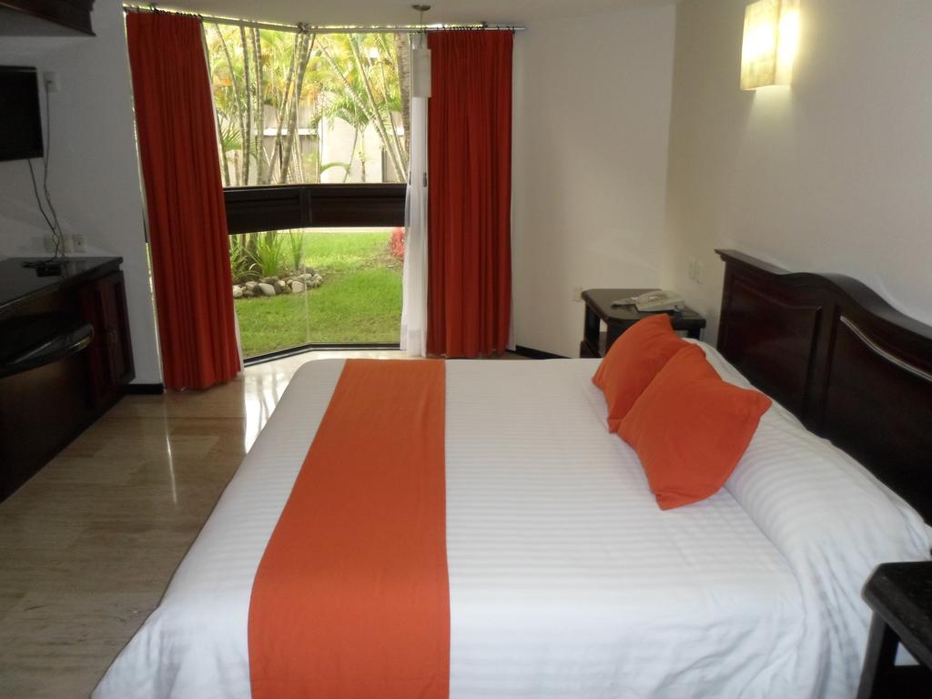 Hotel Poza Rica Inn エクステリア 写真
