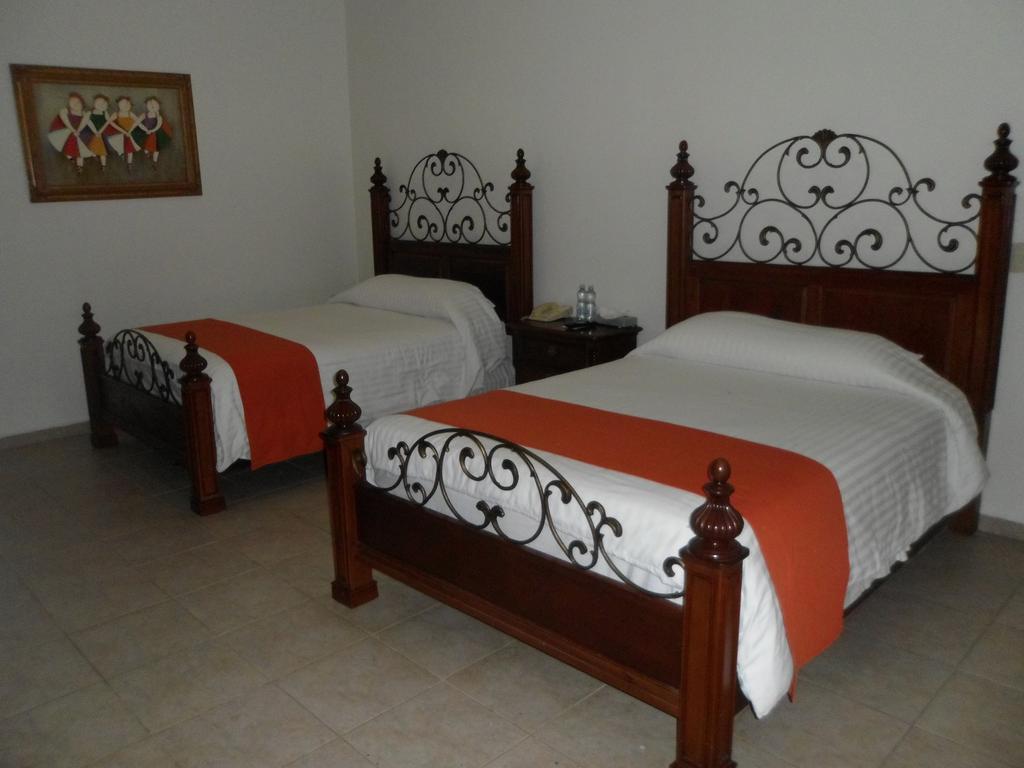 Hotel Poza Rica Inn エクステリア 写真
