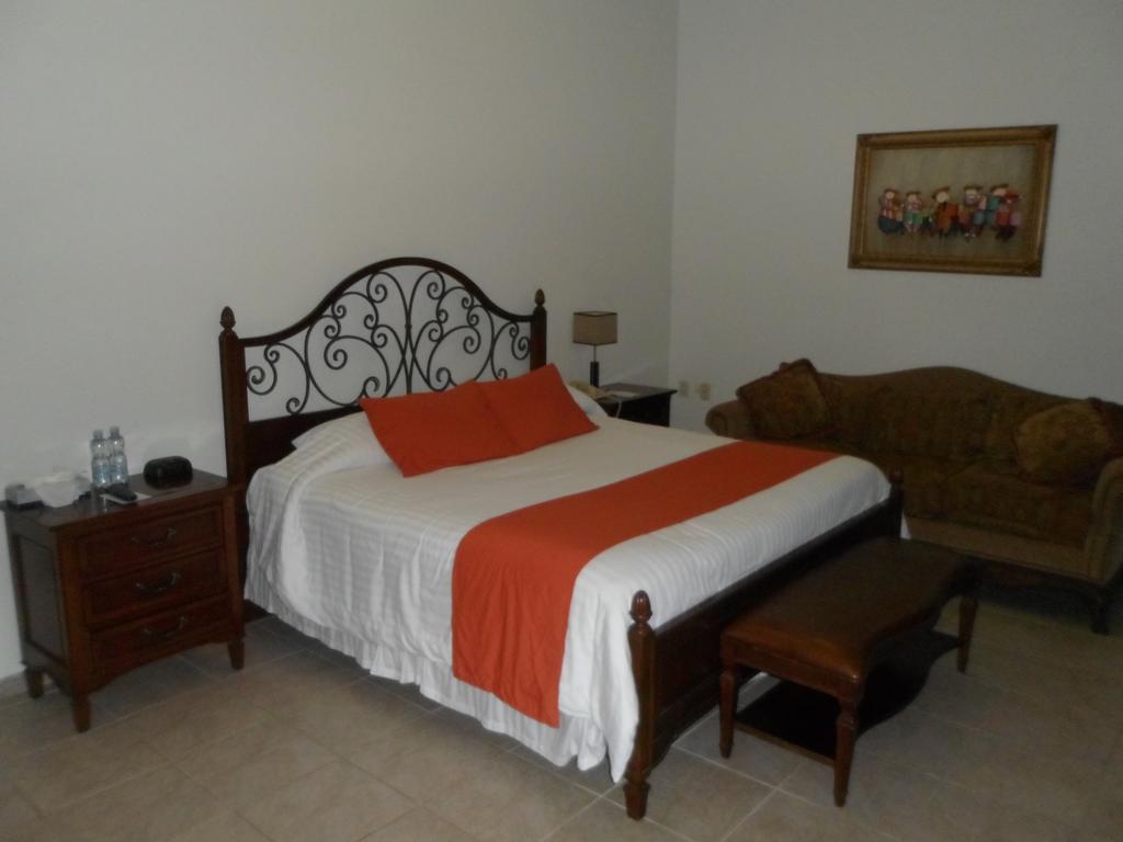 Hotel Poza Rica Inn エクステリア 写真