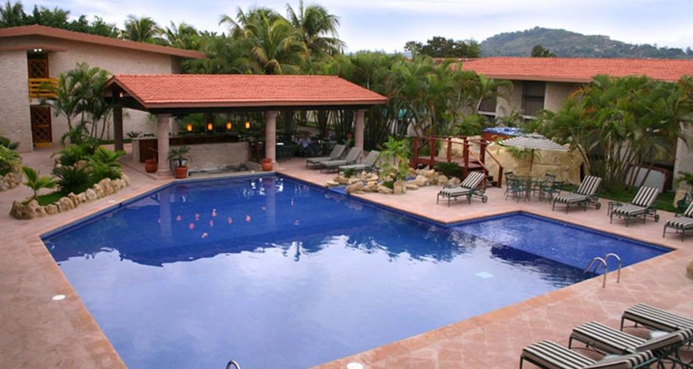Hotel Poza Rica Inn エクステリア 写真