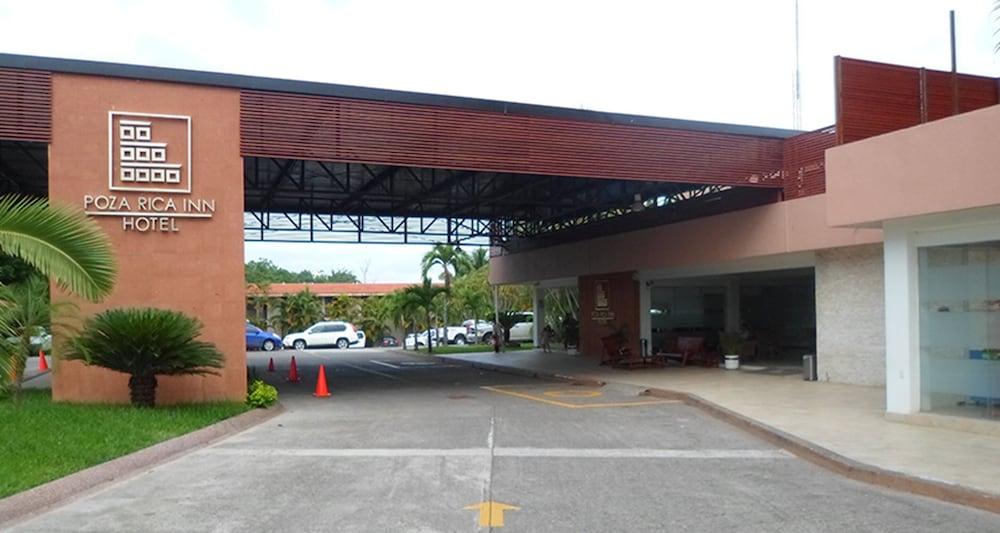 Hotel Poza Rica Inn エクステリア 写真